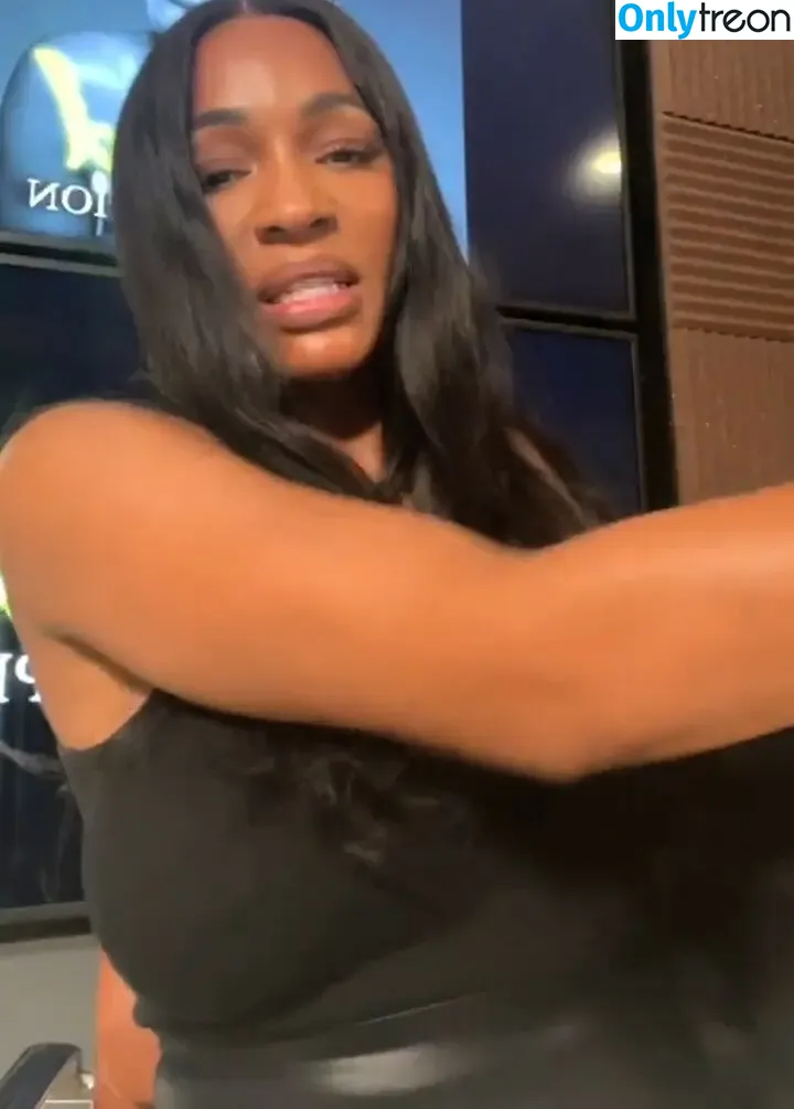Cari Champion nude photo #0025 (Cari Champion)