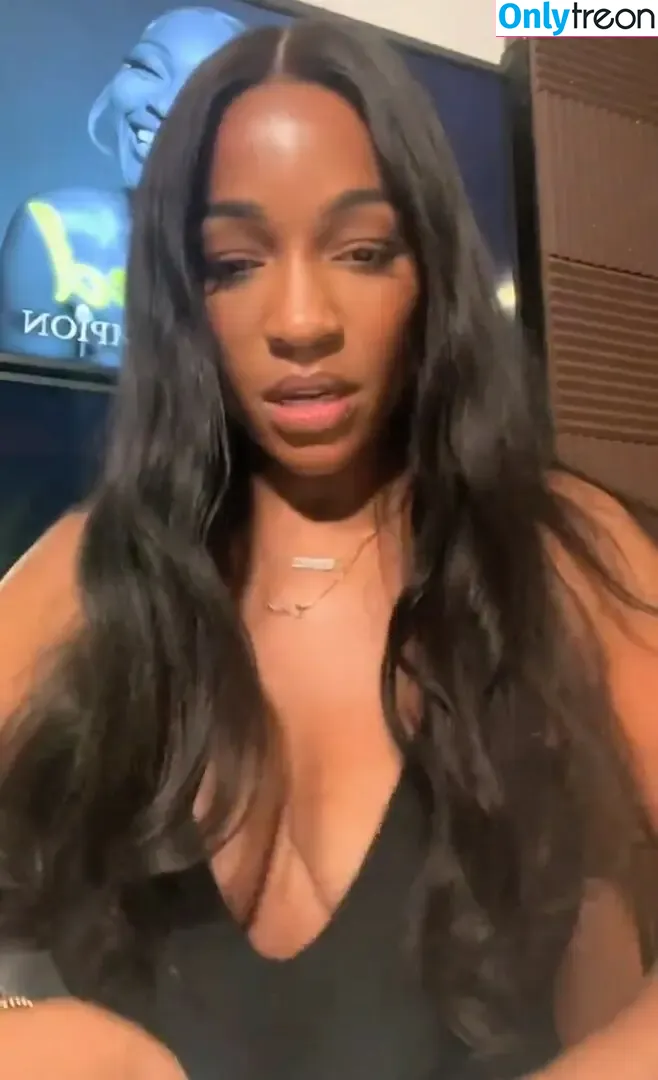 Cari Champion голая photo #0027 (Cari Champion)