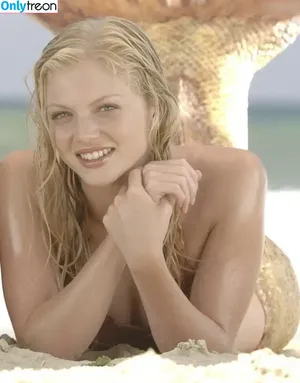 Cariba Heine / caribaheine / rebeccacambria_free nude photo #0004