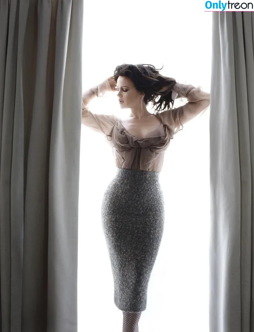 Carla Gugino голая photo #0031 (carlagugino)