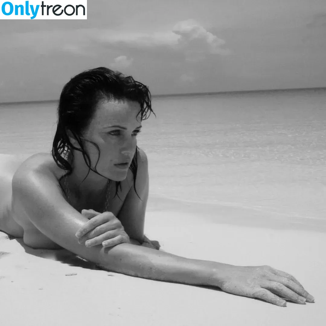 Carla Gugino голая photo #0033 (carlagugino)