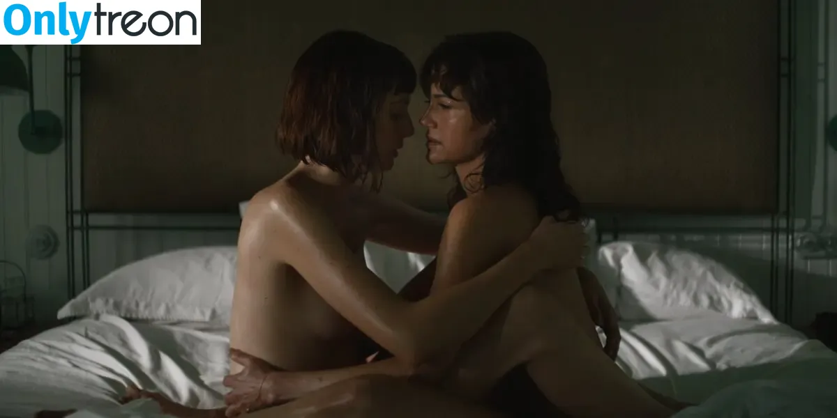 Carla Gugino nude photo #0246 (carlagugino)