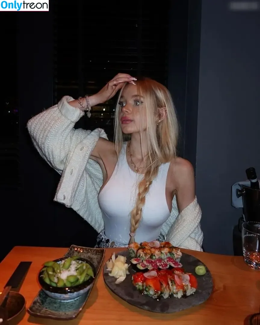 Carla Wiedbrauk голая photo #0057 (carlawiedbrauk)