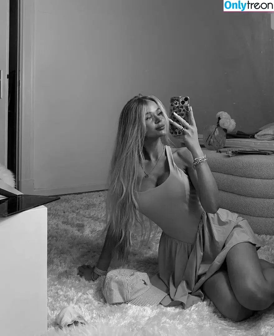 Carla Wiedbrauk nude photo #0117 (carlawiedbrauk)