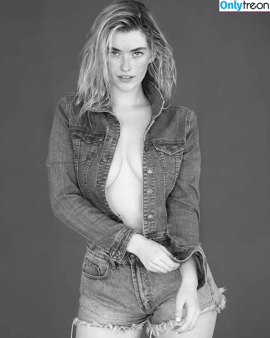 Carlie Whalen nude photo #0021 (carliewhalen)