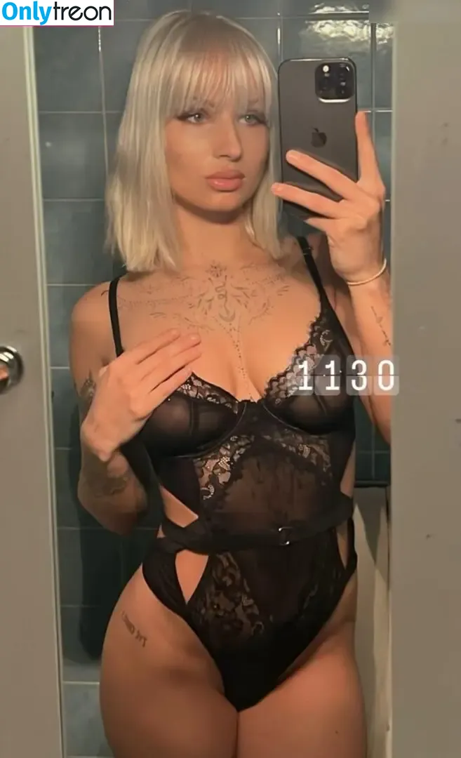 carlitaxshelley nude photo #0014 (carlitaxshelley)
