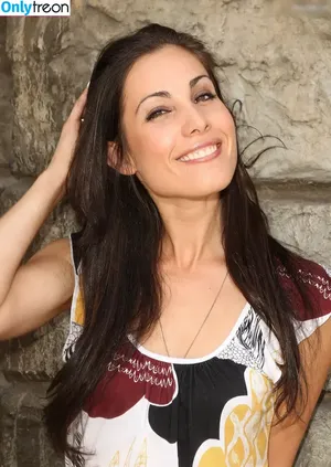 Carly Pope / pope_onarope nude photo #0018