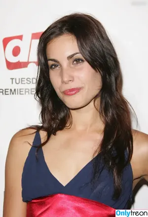 Carly Pope / pope_onarope nude photo #0044