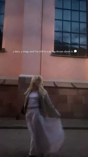 Carly Rae Jepsen / carlyraejepsen фото голая #0103