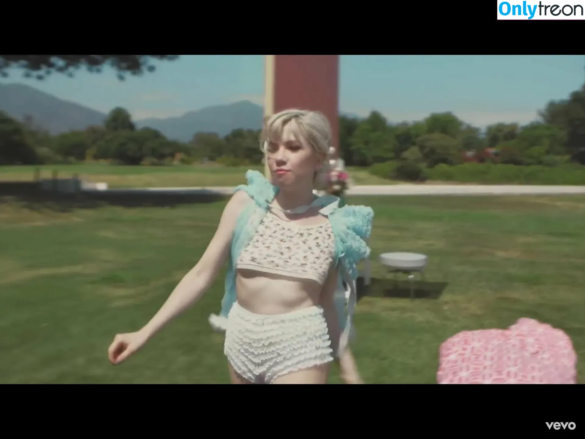 Carly Rae Jepsen голая photo #0027 (carlyraejepsen)