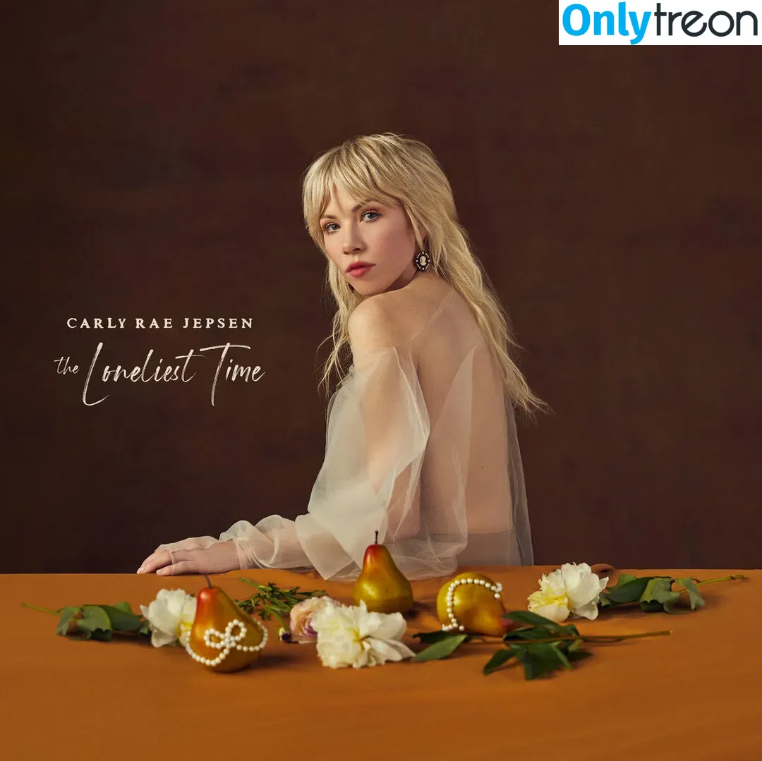Carly Rae Jepsen голая photo #0070 (carlyraejepsen)