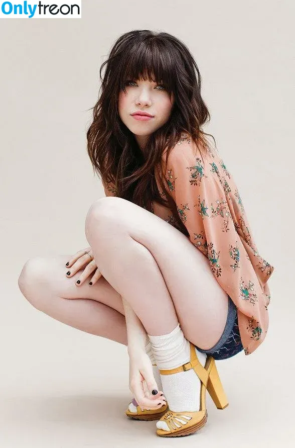 Carly Rae Jepsen голая photo #0085 (carlyraejepsen)