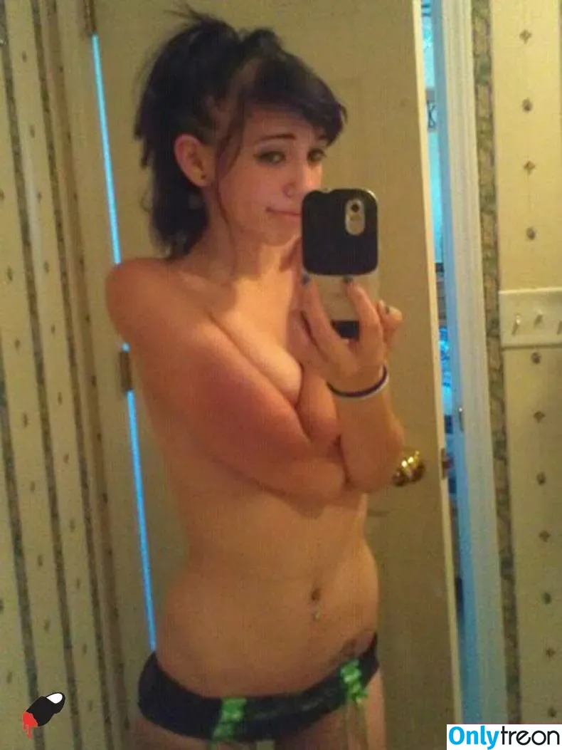 Carly Rae Jepson nude photo #0004 (carlyraejepsen / lill3gendary)