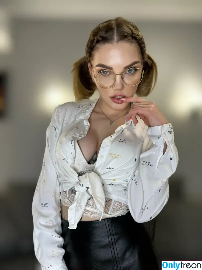 carlyonlycarly nude photo #0007 (theonlycarly)