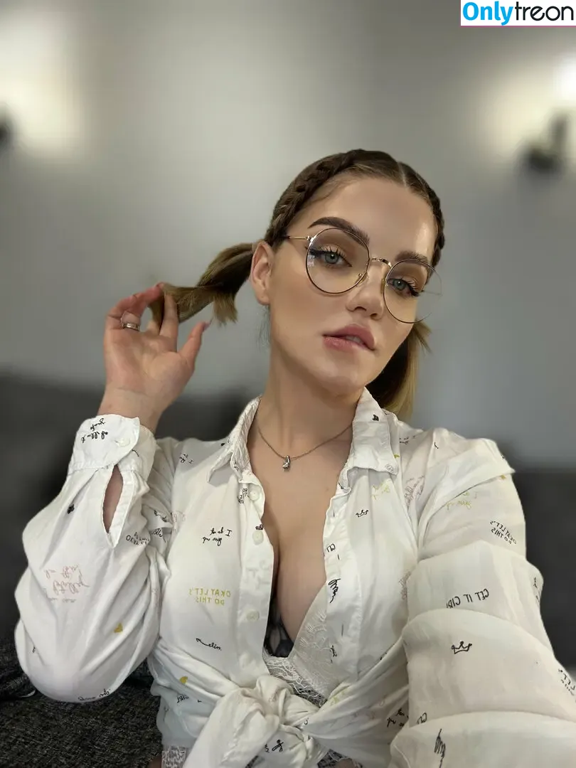 carlyonlycarly nude photo #0009 (theonlycarly)
