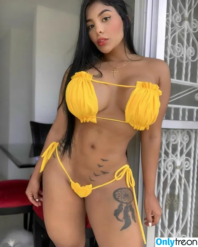 Caro Velez Betancourth nude photo #0027 (carobetancourvelez / carolinavelezbetancourth)