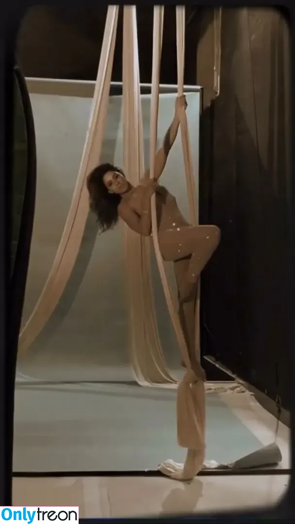 Carol Castro голая photo #0244 (caroldecastr / castrocarol)