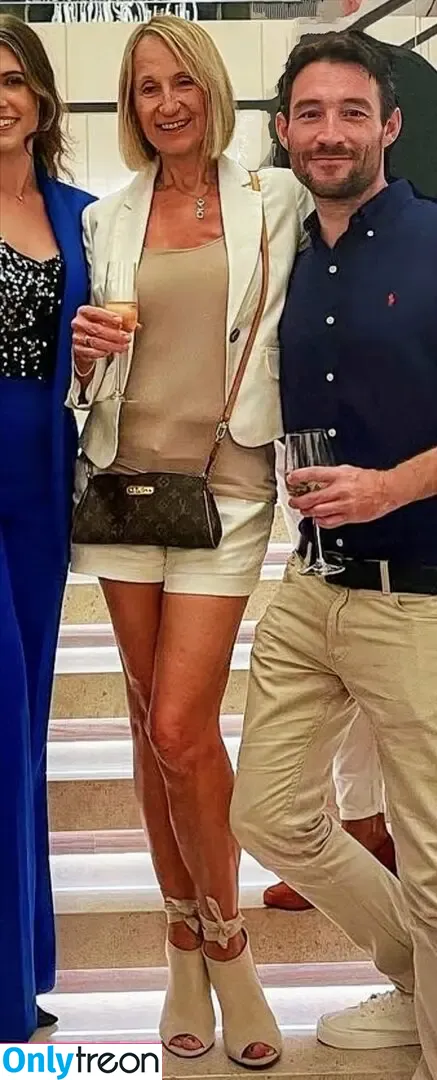 Carol McGiffin голая photo #0003 (the_mcgiff)