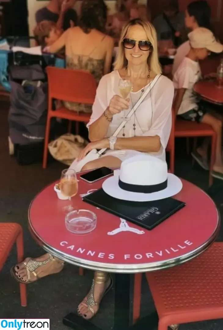 Carol McGiffin голая photo #0011 (the_mcgiff)