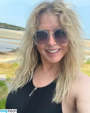 Carol Vorderman / carolvorders nude photo #1107