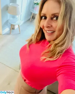 Carol Vorderman / carolvorders nude photo #1149