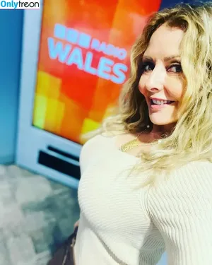 Carol Vorderman / carolvorders nude photo #1167