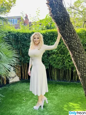 Carol Vorderman / carolvorders nude photo #1173