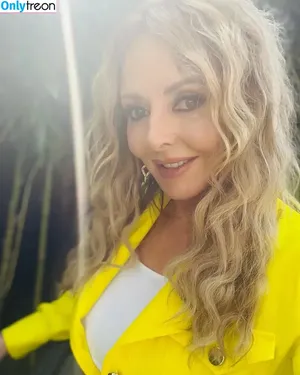 Carol Vorderman / carolvorders nude photo #1191