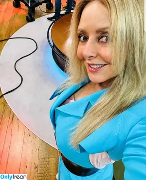 Carol Vorderman / carolvorders nude photo #1194