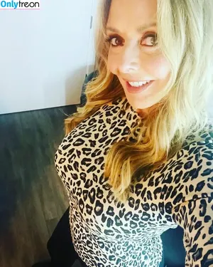 Carol Vorderman / carolvorders nude photo #1226