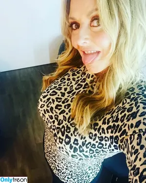 Carol Vorderman / carolvorders nude photo #1230