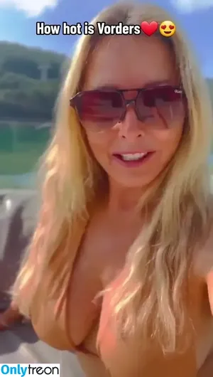 Carol Vorderman / carolvorders nude photo #1246