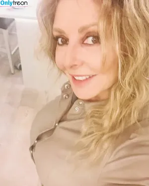 Carol Vorderman / carolvorders nude photo #1257