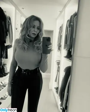 Carol Vorderman / carolvorders nude photo #1376