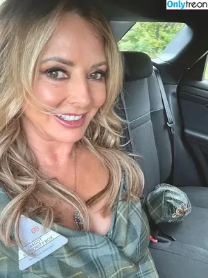 Carol Vorderman / carolvorders nude photo #1685