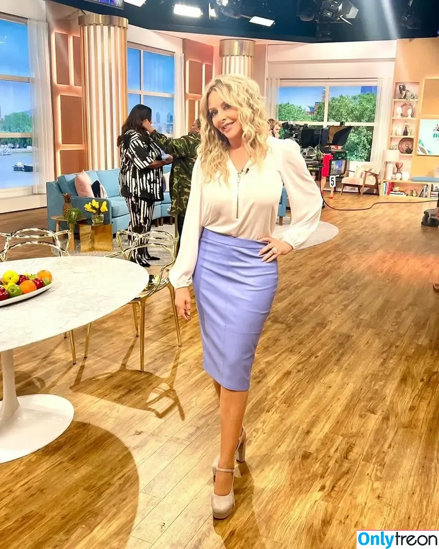 Carol Vorderman nude photo #1086 (carolvorders)