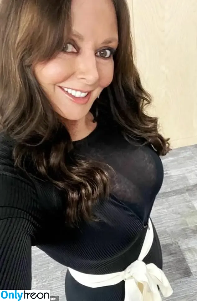 Carol Vorderman nude photo #1102 (carolvorders)