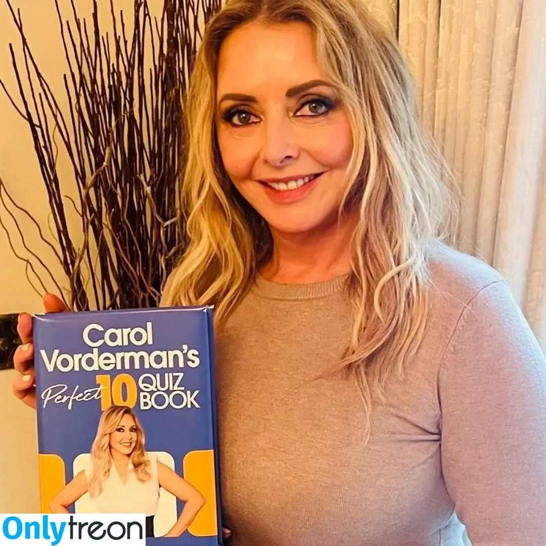 Carol Vorderman nude photo #1137 (carolvorders)