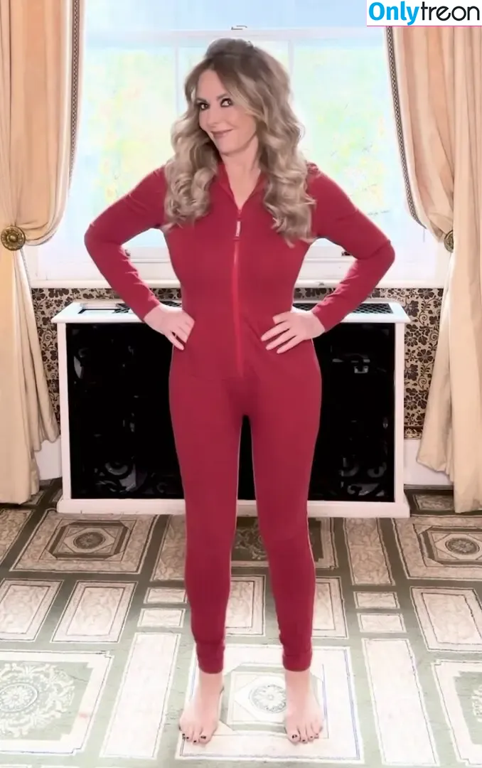 Carol Vorderman nude photo #1291 (carolvorders)