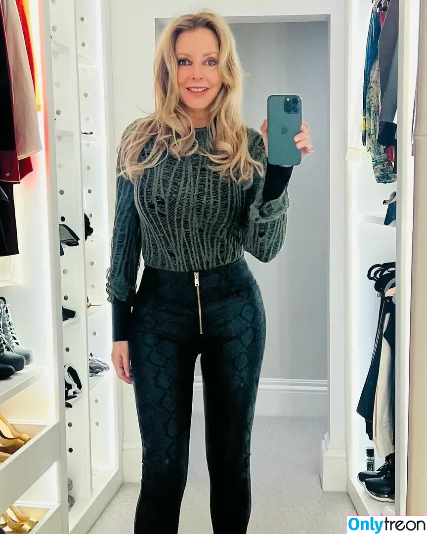 Carol Vorderman nude photo #1336 (carolvorders)
