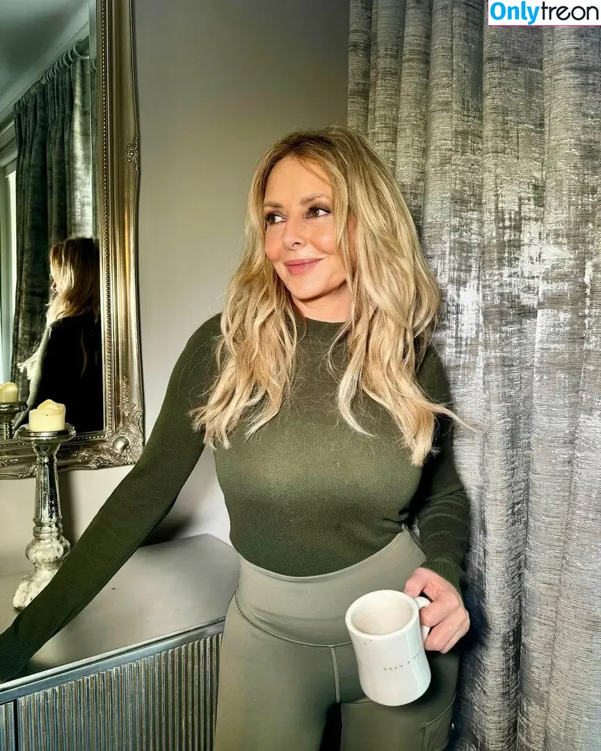 Carol Vorderman nude photo #1352 (carolvorders)
