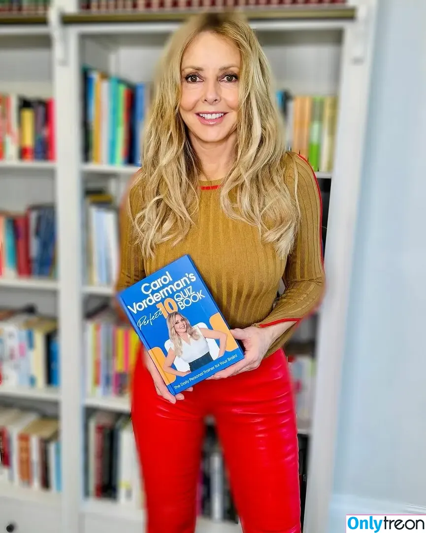 Carol Vorderman nude photo #1358 (carolvorders)