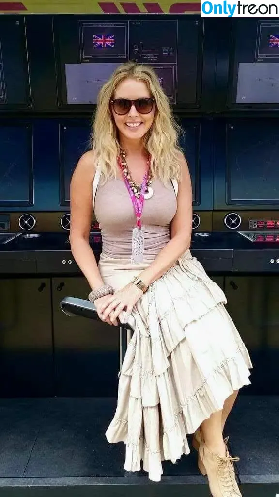 Carol Vorderman nude photo #1700 (carolvorders)