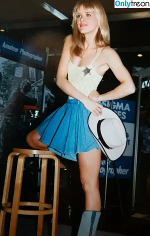 Carole Smillie / Carol Smiley / carolsmillieofficial фото голая #0077