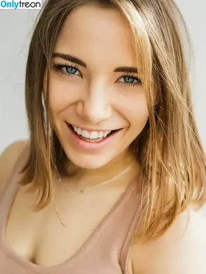 Carolin von der Groeben / carolinvondergroeben nude photo #0031