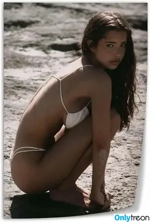 Carolina Azevedo / carolinaa_azevedo nude photo #0009