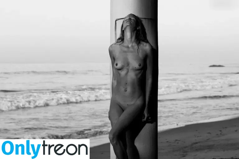 Caroline Winberg голая photo #0024 (carolinewinberg)