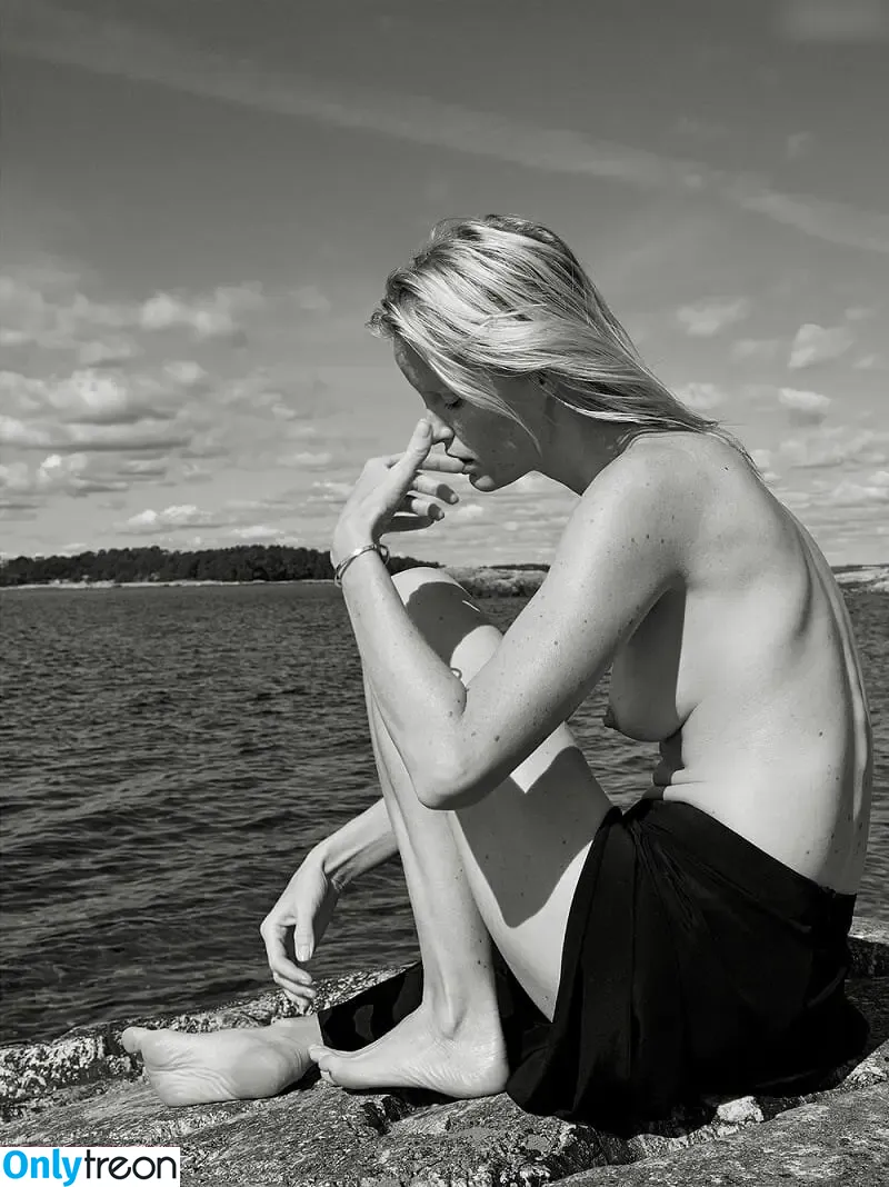 Caroline Winberg голая photo #0102 (carolinewinberg)