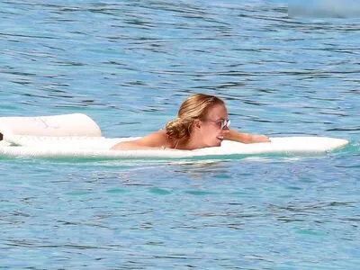 Caroline Wozniacki / CaroWozniacki nude photo #0155