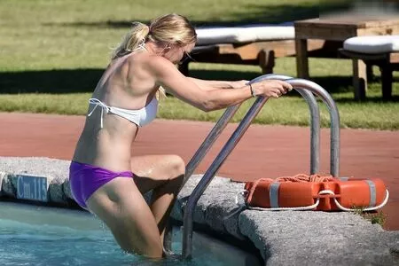 Caroline Wozniacki / CaroWozniacki nude photo #0259